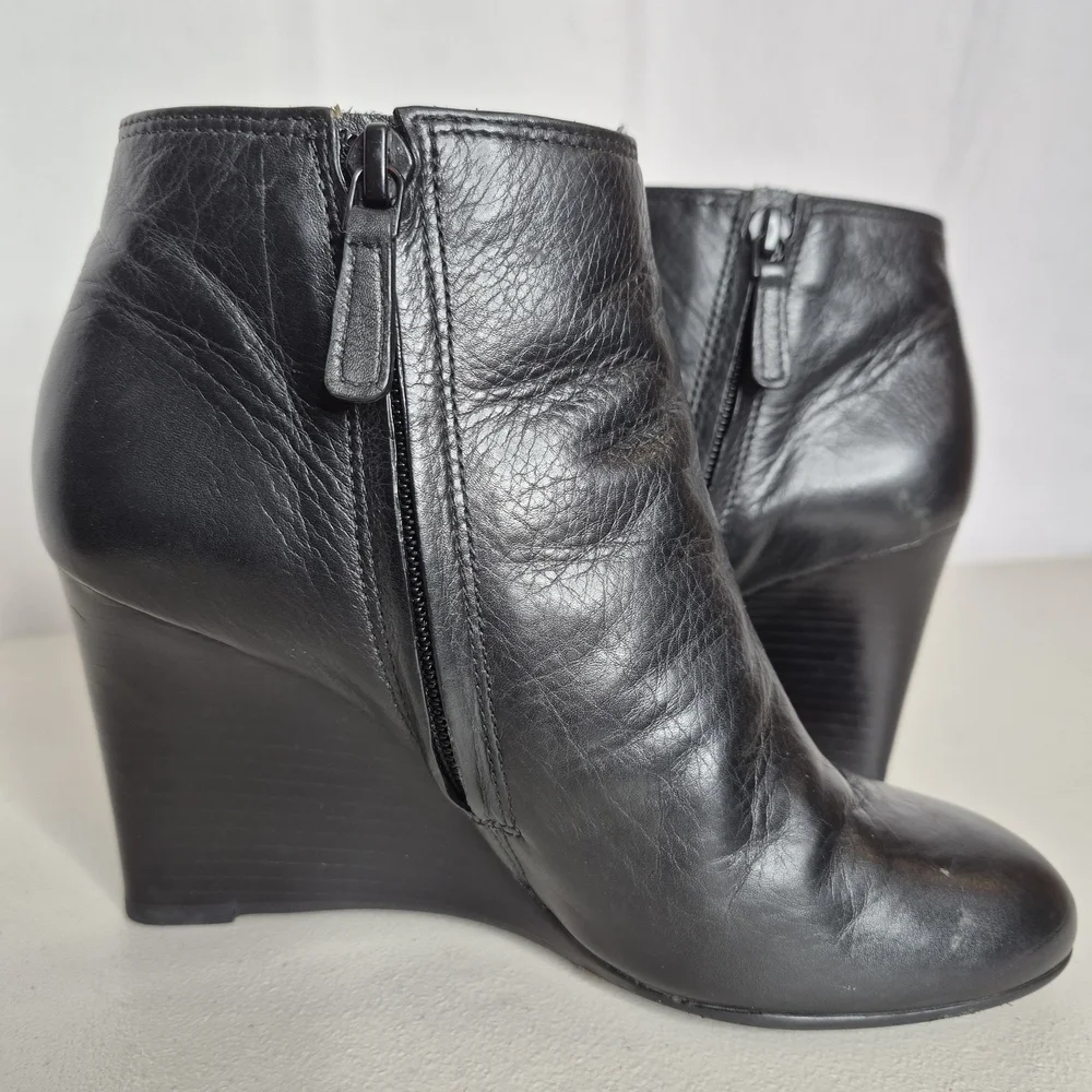 Tory Burch Lowell Leather Wedge Ankle Boots - Size 5.5